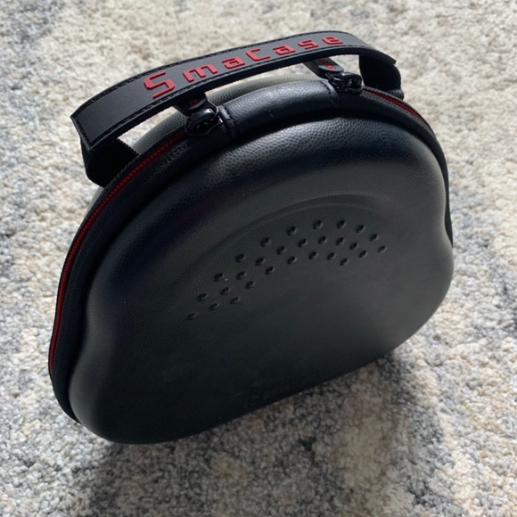 Smatree Airpods Max Charging Dock for Airpods Max, 2000 mAh - Picture 2 of 5